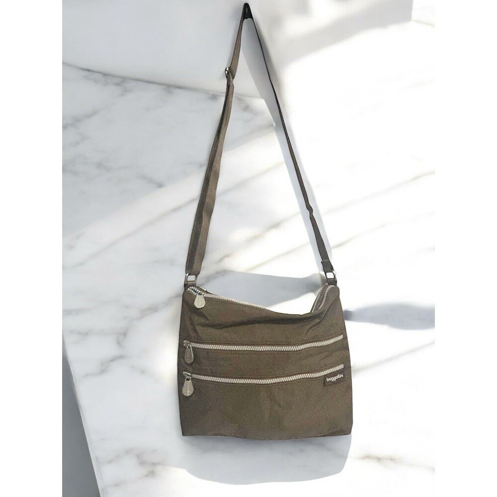Baggallini Crossbody bag Purse Light Khaki Tan With Light Blue Inside